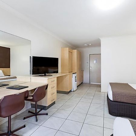 איירלי ביץ' Reef Gateway Hotel מראה חיצוני תמונה